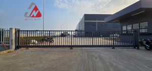 cong-truot-tu-dong-nha-xuong