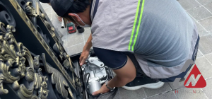 ve-sinh-motor-cong-tu-dong