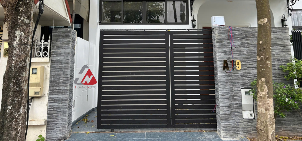 thi-cong-cong-truot-tu-dong-nha-pho-tp-hcm