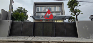 thi-cong-cong-lua-tu-dong-cho-biet-thu-nha-pho